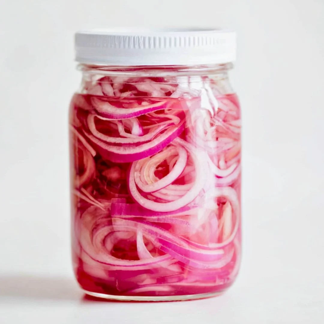 4 Ingredient Mounjaro Recipe – Step-by-step process showing lemon, ginger, and honey being mixed into a detox drink