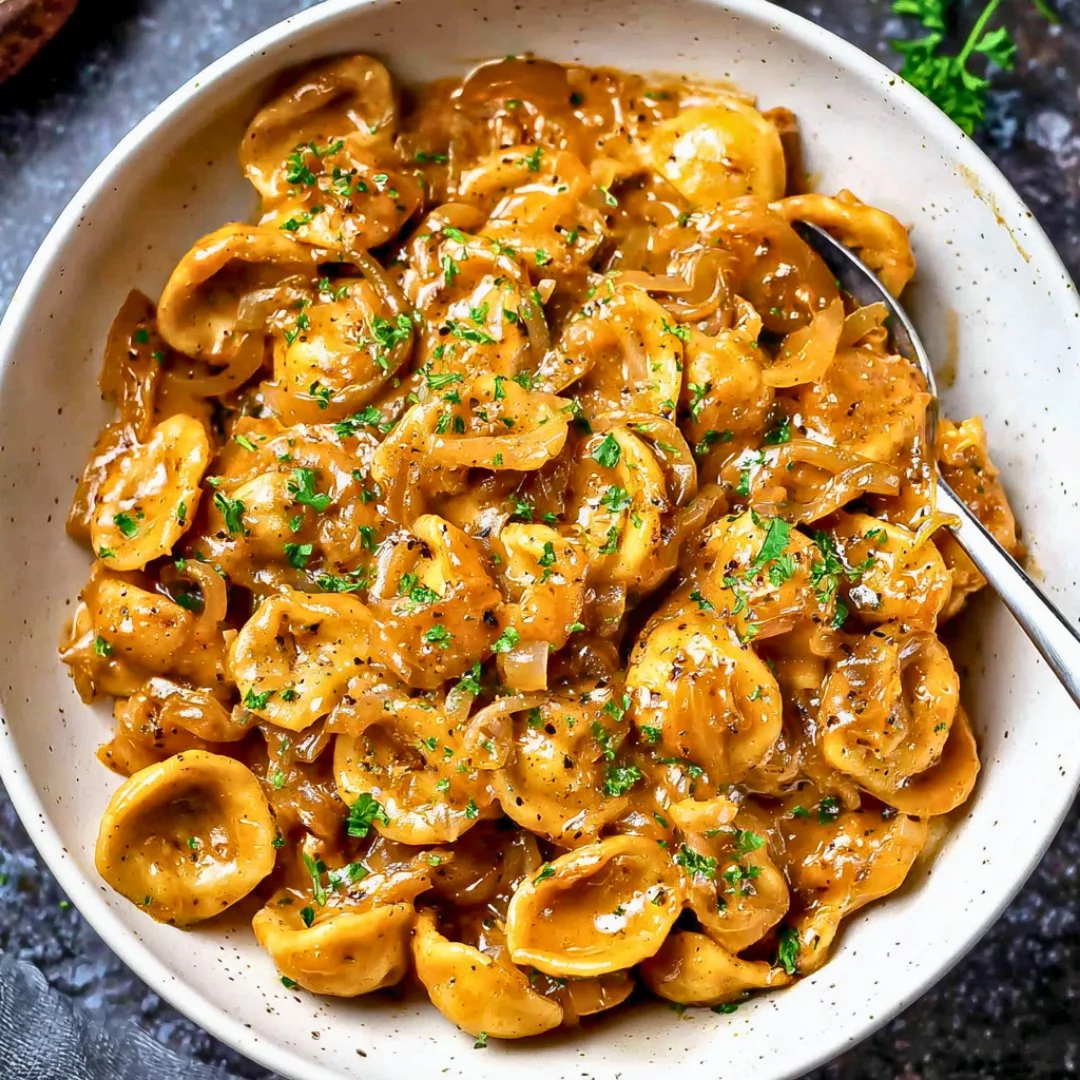 4 Ingredient Mounjaro Recipe – Step-by-step process showing lemon, ginger, and honey being mixed into a detox drink